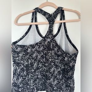 Lululemon Cool Racerback Short Tank Top
Nulu